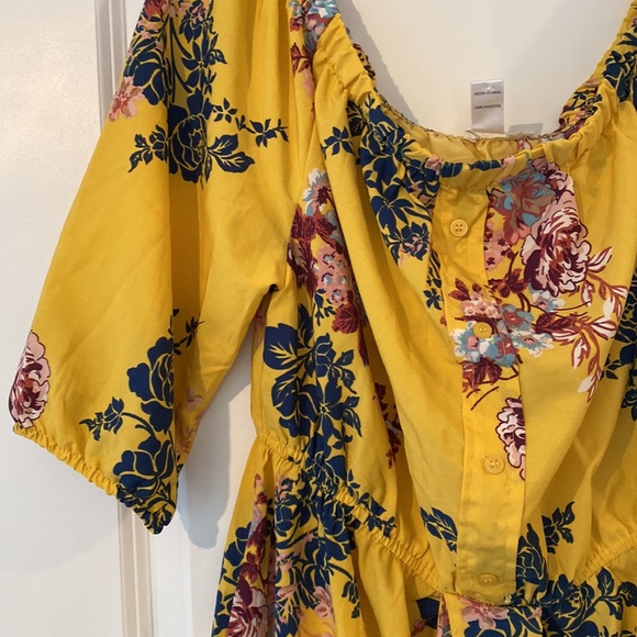 Summer Floral Off-the-shoulder Tunic - Picture 2 of 5